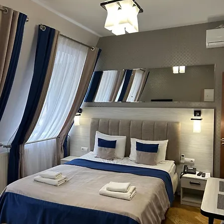 Hotel Antares 4*